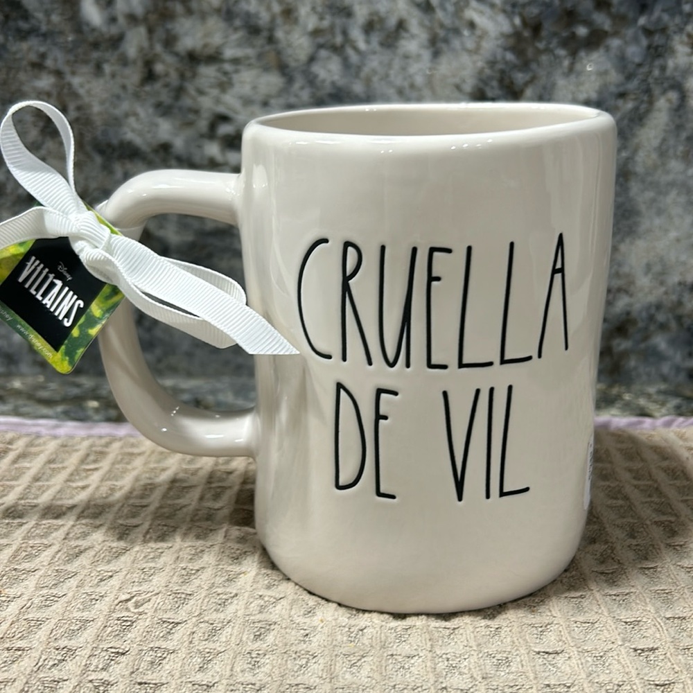 NWT Rae Dunn x Disney Cruella De Vil Villains Mug 16 oz Double Sided